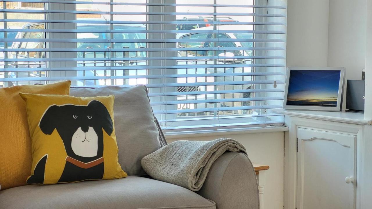 Bosun'S Cottage Luxury Stay In The Heart Of Town ウェーマス エクステリア 写真